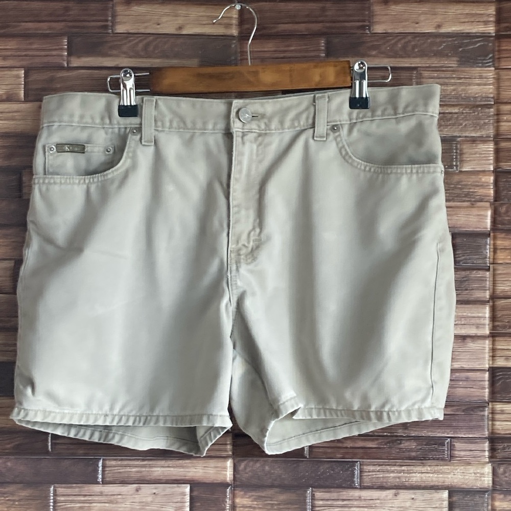 Vintage Womens Y2K Calvin Klein Flat Twill Khaki Shorts Size 13/14 EUC